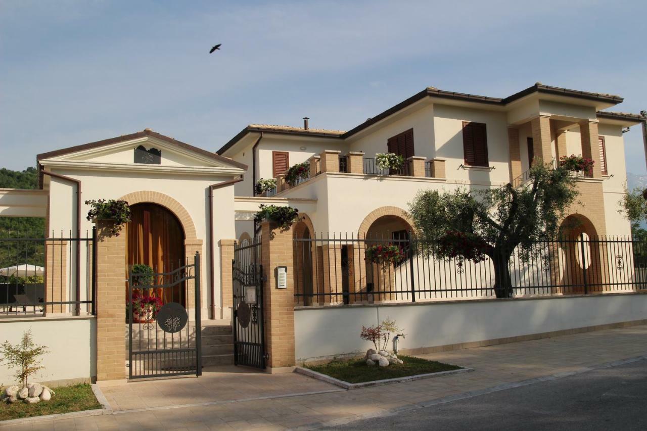 Residence Stella Del Gran Sasso Colledara Kültér fotó