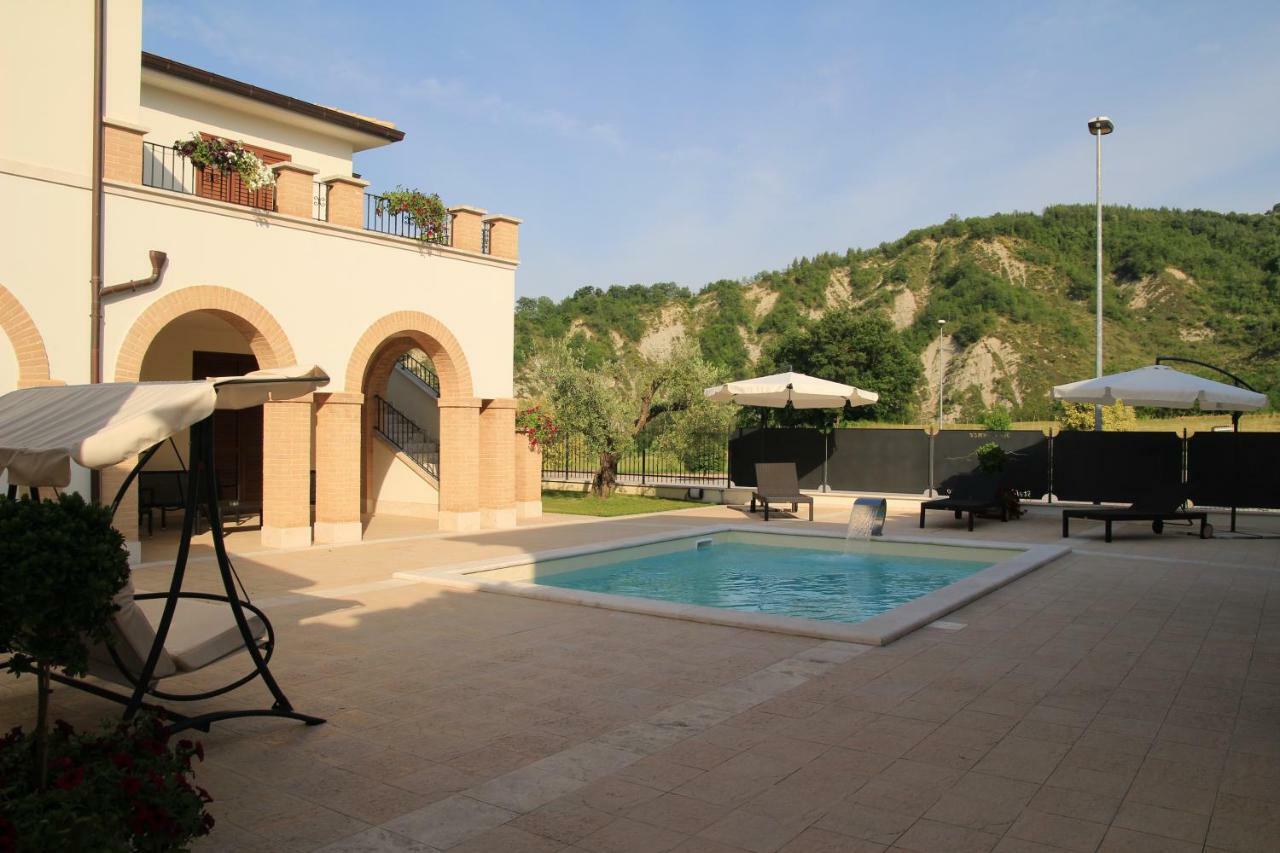 Residence Stella Del Gran Sasso Colledara Kültér fotó