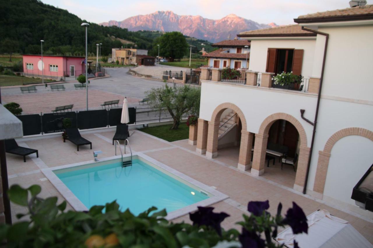 Residence Stella Del Gran Sasso Colledara Kültér fotó