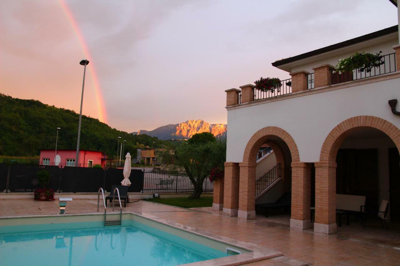 Residence Stella Del Gran Sasso Colledara Kültér fotó